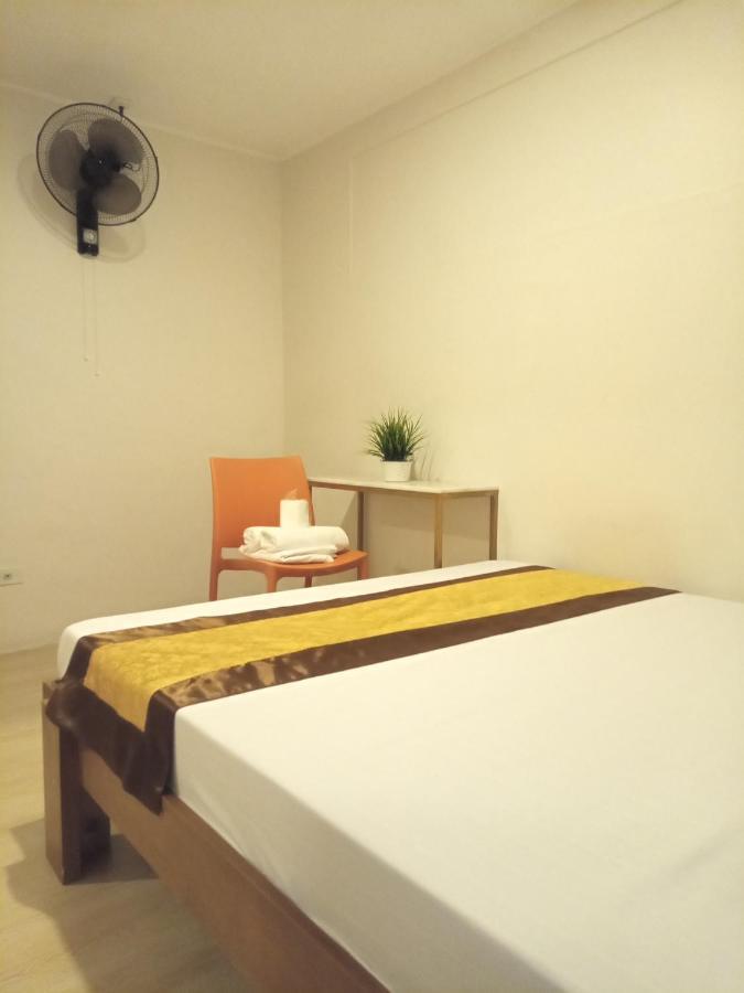 Airport Hostel Manila Pasay Exterior photo