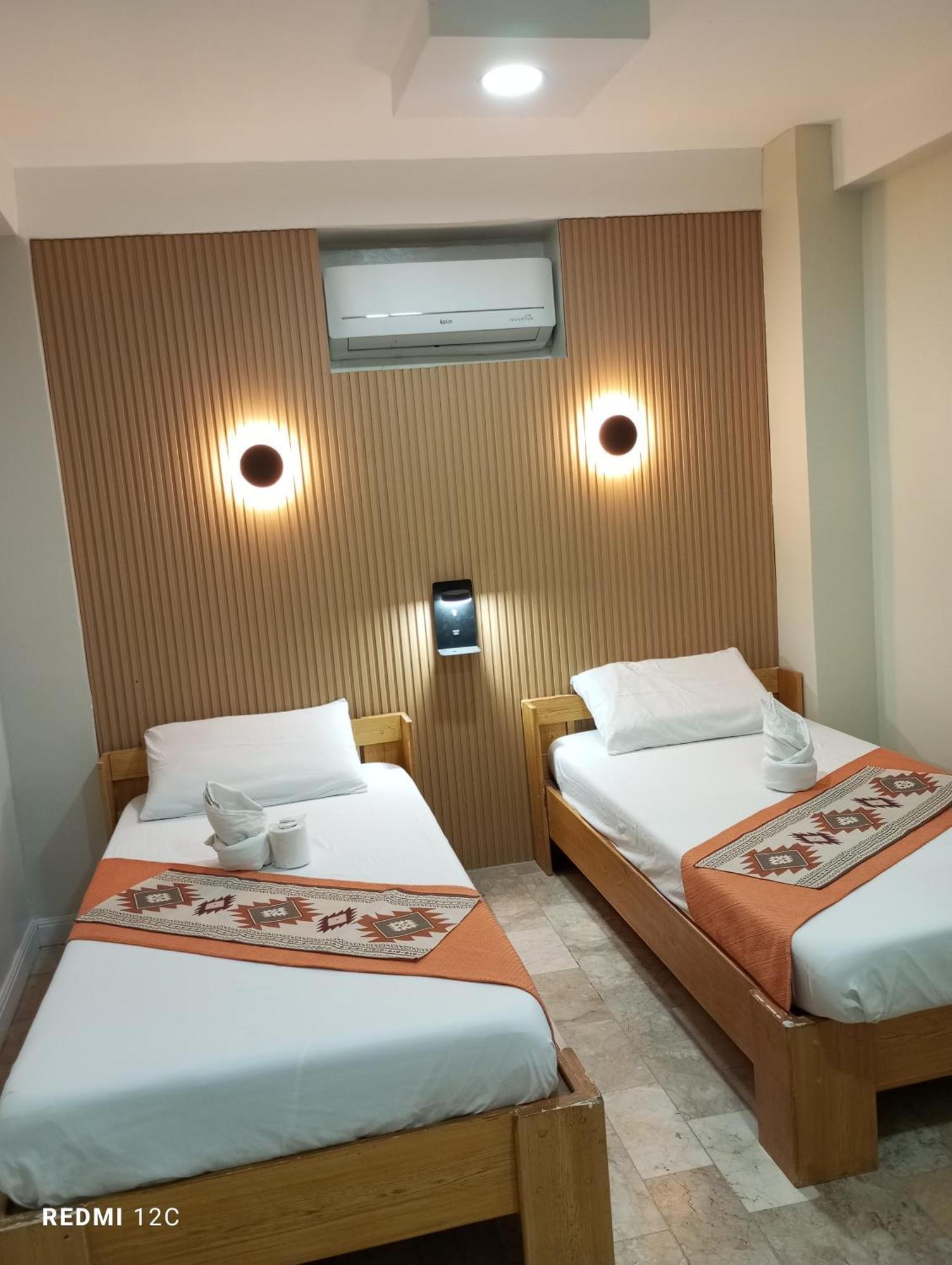 Airport Hostel Manila Pasay Exterior photo