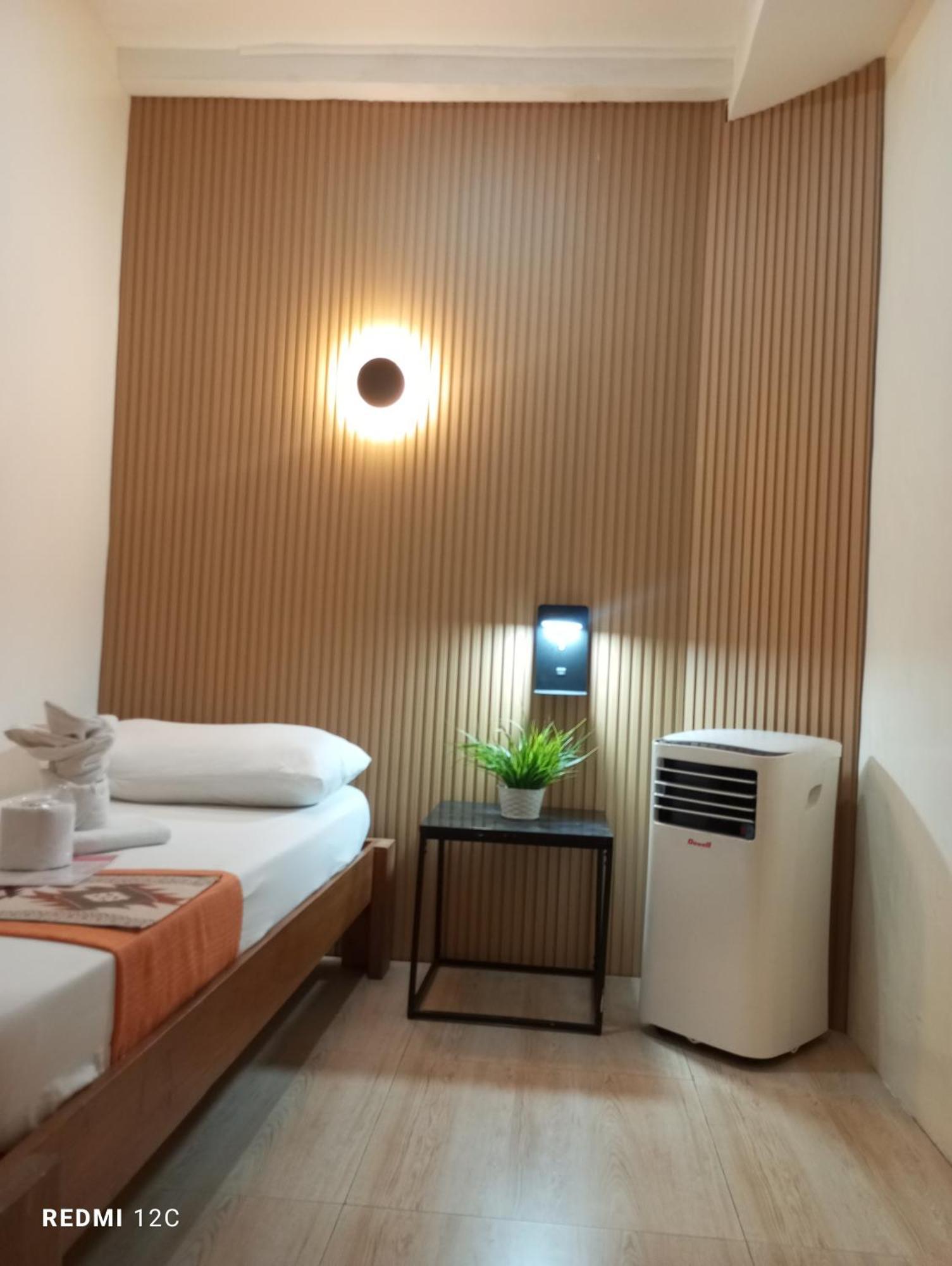 Airport Hostel Manila Pasay Exterior photo