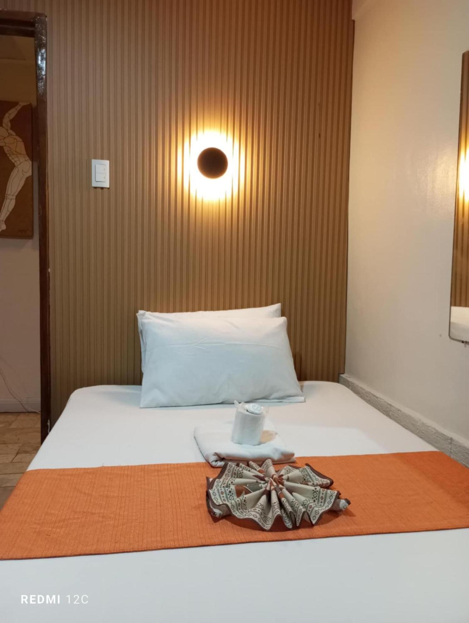 Airport Hostel Manila Pasay Exterior photo